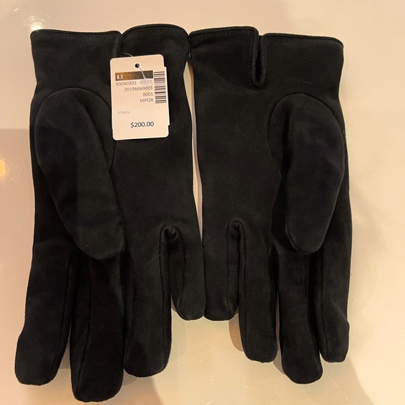 Brand new Holt Renfrew, lambswool and cashmere , black gloves - Picture 1 of 5